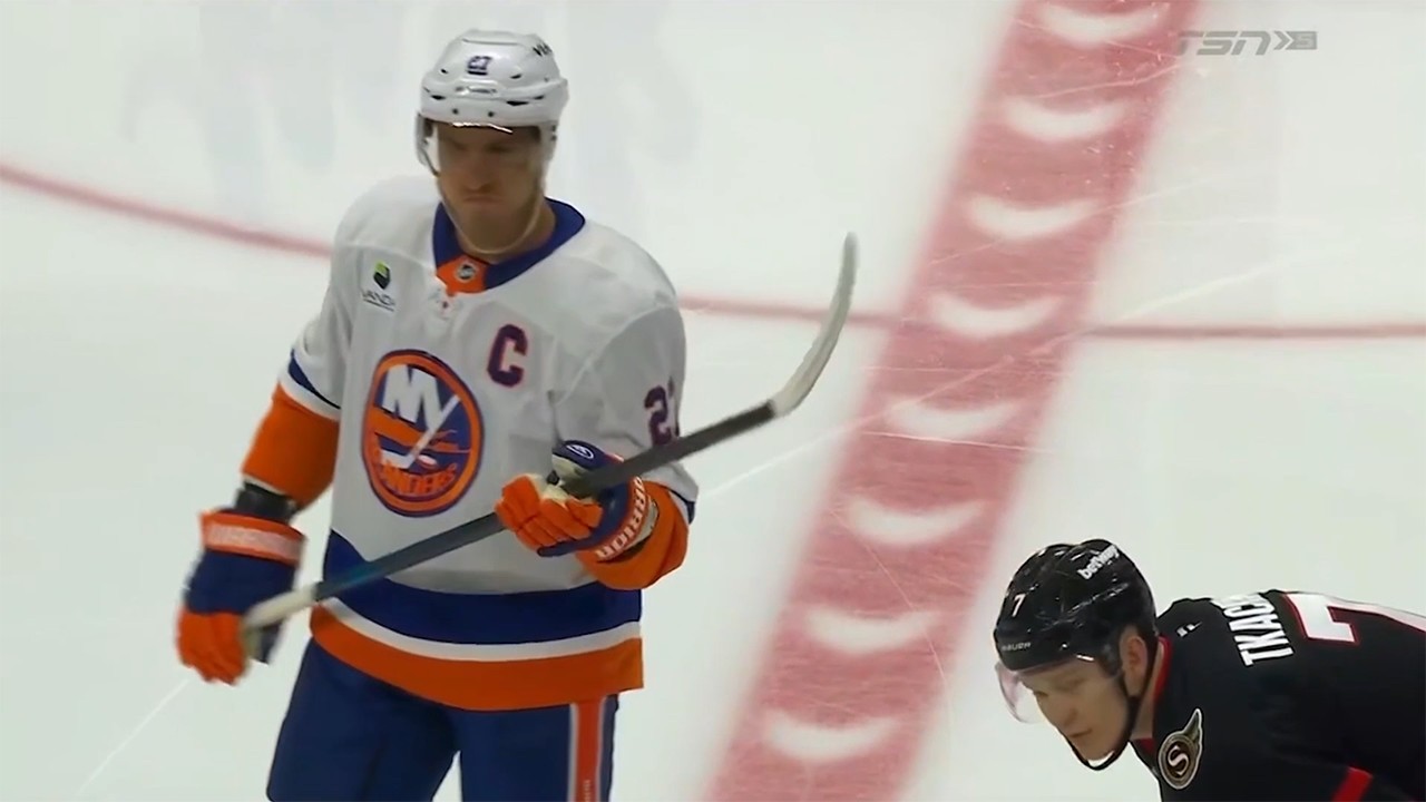 Brady Tkachuk Drops 🥊 Gloves 🥊 With Anders Lee