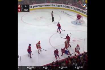 🚨 Kirby Dach left for the dressing room after taking a hit from Jeffrey Viel. ❌ Ducks vs. Canadiens