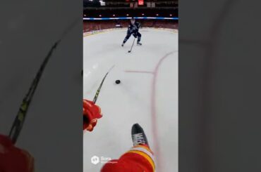 Juggling the Hockey Puck and Scoring! (POV) 😳🏒🔥