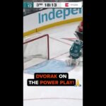 Christian Dvorak scores to snap the Flyers' 0-20 streak on the power play