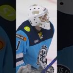 Что ты делаешь?! 🤯 Вратарь "Сибири" показал особую технику на буллитах #КХЛ