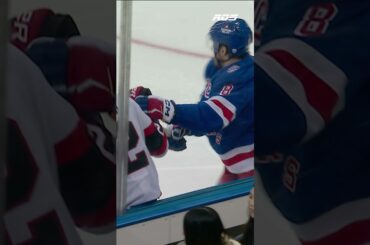 J.T. Miller reçoit le bâton d’Artem Zub dans une zone sensible! 😅 #sens #rangers