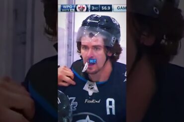 He Was Left Motionless… Then This Happened 😳🏒