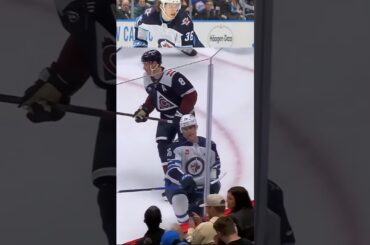 Wow!!! That’s an amazing pass off the boards and Jets’ Barron scores!