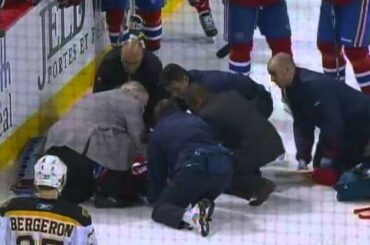 (8 march 2011)  Zdeno Chara Hits Max Pacioretty