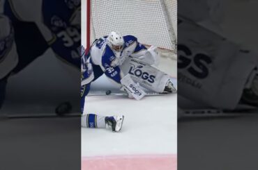 Snygg räddning av Filip Larsson (Leksands IF HV71 Husqvarna Garden Jönköping SHL Sverige) (#Shorts)