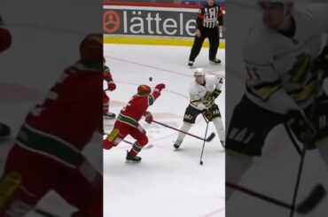 August Berg filmar (Modo Hockey mot AIK Hockey Hägglunds Arena Hockeyallsvenskan Sverige) (#Shorts)