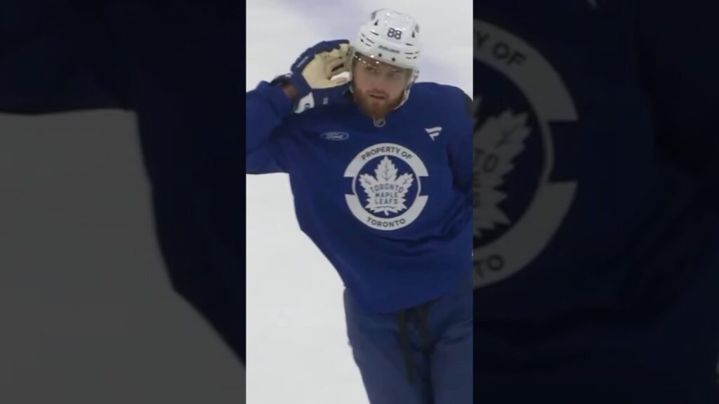Nylander Hits the Celly on Coach Berube at Practice 👀