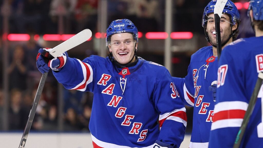 🇸🇰 First Home Game, First Goal: Welcome to the NHL, Adam Sýkora! 🎉