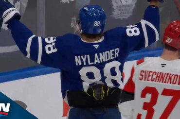 William Nylander Sticks With The Play For A Clutch Maple Leafs Goal
