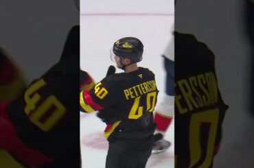 Pettersson scores 200th goal! 🍾