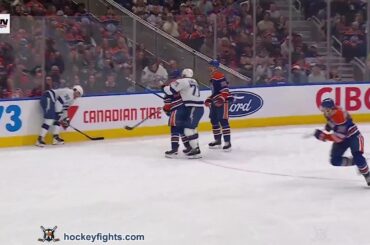 Vasily Podkolzin vs Anthony Cirelli | Mar 21, 2026 | Edmonton Oilers vs Tampa Bay Lightning
