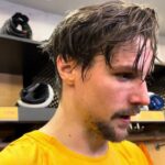 Erik Karlsson, Penguins, on having stick ripped from hands