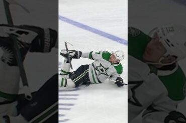 Adam Erne gets a stick stuck in his skate 😳 #hockey #nhl