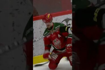 Emil Larsson matchstraff och bråk (Modo Hockey mot AIK Hockey Hockeyallsvenskan i Sverige) (#Shorts)
