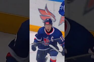 Оформляет шикарную шайбу 🤯🤯🤯 #мхл