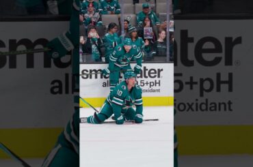 The Dellandrea and Smith warmup routine is back.  #hockey #nhl #sharks