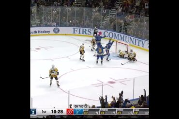 Brandon Saad finally gets first goal of season and gets blues on board early!