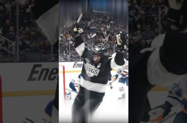 An iconic giveaway for an iconic night 🫡😎 #lakings