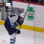 Dylan Samberg leaves the game after taking a puck to the face ❌