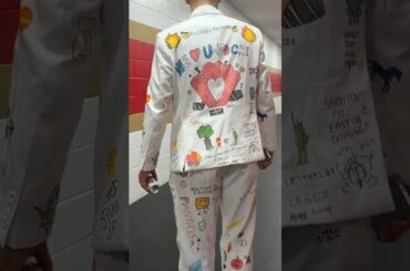 Bringing a new meaning to his fashion 🩷