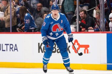 Nathan MacKinnon is the first to 50 GOALS this season!