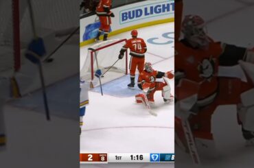 Berggren nets a beauty in his 200th NHL game 🇸🇪