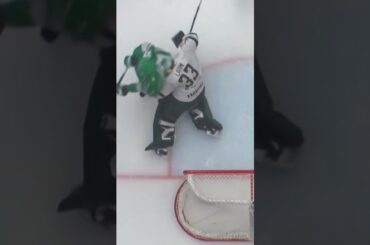 Emil Larmi skadad (Färjestad BK mot Rögle BK i Catena Arena i Ängelholm i SHL i Sverige) (#Shorts)