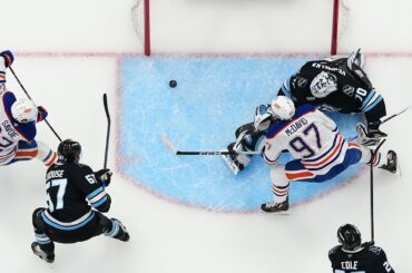 McDavid INSANE SOLO goal on the Power Play!