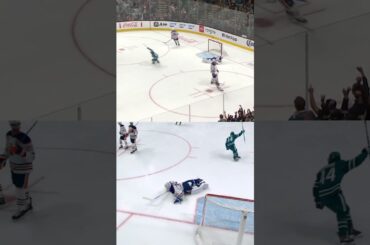 WORST time to leave the net! 😳