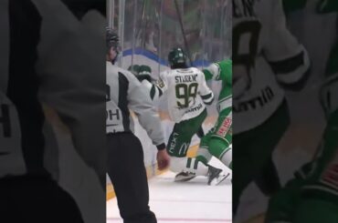 Marian Studenic skadad (Färjestad BK mot Rögle BK i Catena Arena i SHL i Sverige) (#Shorts)