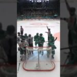 Vad gör Mark Friedman? (Rögle BK mot Färjestad BK i Catena Arena i SHL i Sverige) (#Shorts)