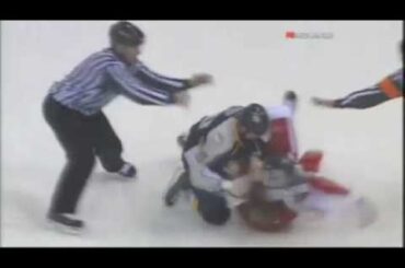Ryan Suter vs Marian Hossa Fight 2/18/09