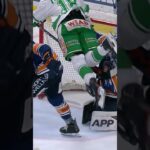 Dennis Everberg med en spektakulär flygtur (Rögle BK mot Växjö Lakers HC i SHL i Sverige) (#Shorts)