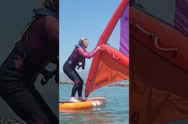 #Windsurfing lessons on Slingshot tracker & Irig #duotone #slingshotSUP #windsurf  #sup #inflatable