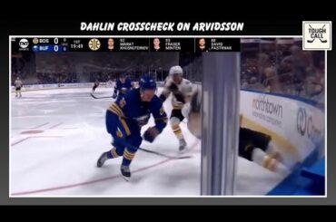 Dahlin shows us the difference between a crosscheck push and a crosscheck, both on Arvidsson 😐