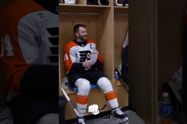 What Sean Couturier is like as a captain… and as a poker player 😂