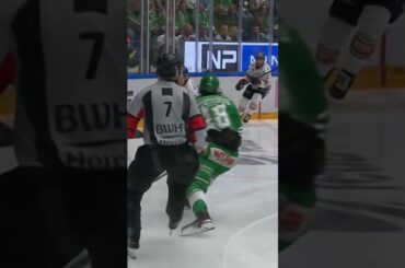 Dennis Everberg trippar domaren (Rögle BK mot Växjö Lakers HC i Catena Arena SHL Sverige) (#Shorts)