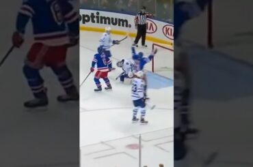 Jonathan Bernier Lets In Another Bad One😧 (Nov 15, 2015) #leafs #torontomapleleafs