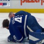 Anthony Stolarz goes down the tunnel after an apparent injury ❌ Capitals vs Maple Leafs