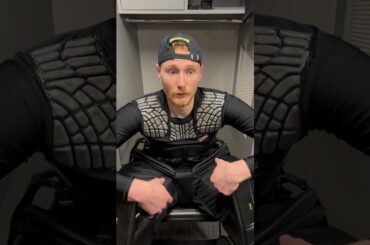 Korpisalolla hienoja nuoruusmuistoja ulkojäiltä 🧊 🇫🇮 Korpisalo on playing outdoor hockey in Finland