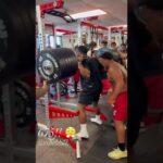 Nick Chubb with the Calves of Hercules 😳| Squatting 675 Pounds