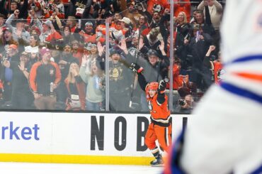 Ducks strike for 2 GOALS in 42 SECONDS!