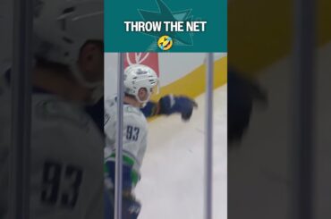 Did Askrov just...THROW the net!? 🤔😬