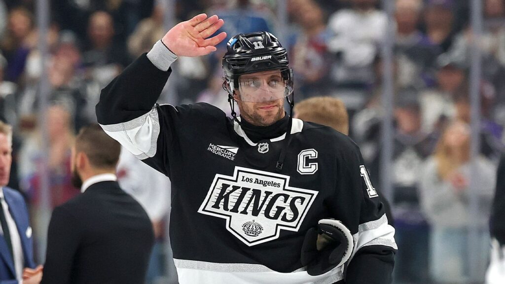 Kopitar says goodbye after final NHL shift