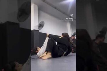 Surprise Guard Pass | Jiu-Jitsu Tricks 🤫 #jiujitsu #bjj #blackbelt #shorts