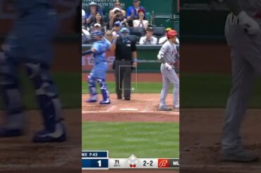 Zack Greinke drops the hammer on Shohei Ohtani. 😲