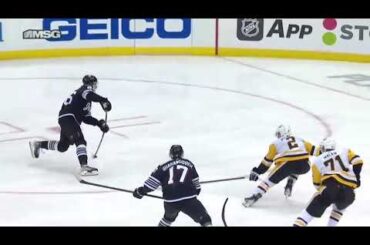 Yegor Sharangovich assists on Jack Hughes's goal vs Penguins (13 feb 2022)