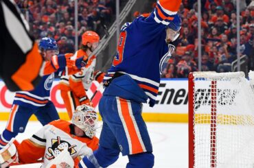 Oilers' 3 GOALS chase Dostal in the FIRST!