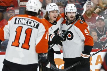 Flyers score TWICE in 39 SECONDS for early 2-0 lead!!